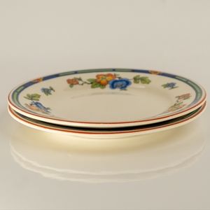 Set of 2 Wedgwood Chatham dessert plates